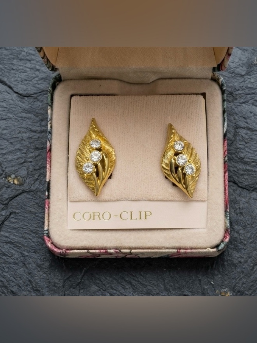 Vintage 50s Coro Deadstock Gold Leaf Rhinestone Screw Back Clip On Earrings Box